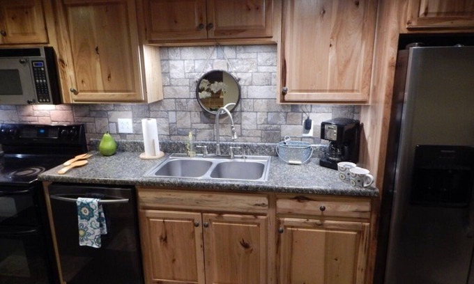 Bluff City House | Minutes to Johnson City, Kingsport, Bristol, Elizabethton