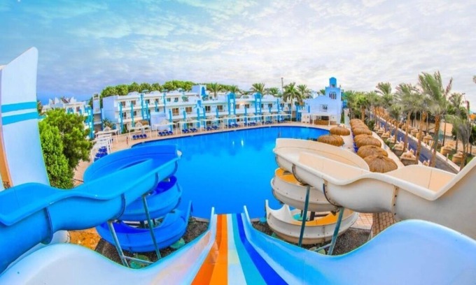 Village Road Apartment | Mirage Beach Resort & Aquapark All-Inclusive