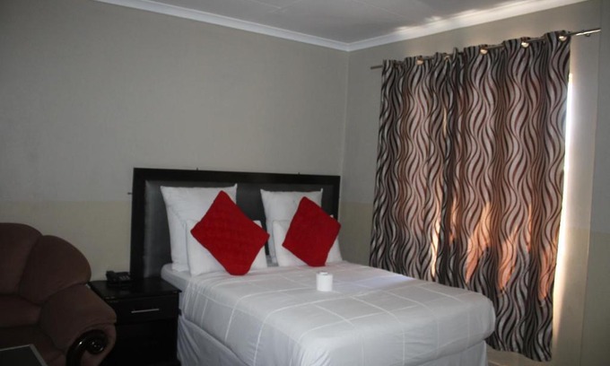 Greater Johannesburg Metropolitan Area Hotel | Miraton Lodge Hotel