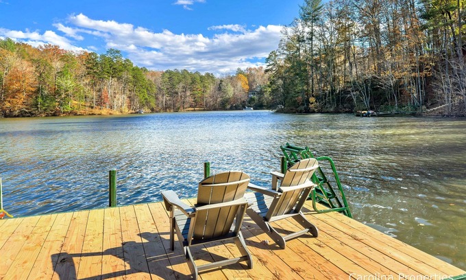 Mill Spring Cabin | Misty Mornings – Your Perfect Lakeside Retreat!