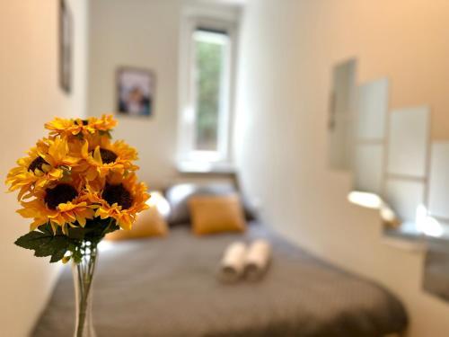 Emaus House | MMRent Hill Room
