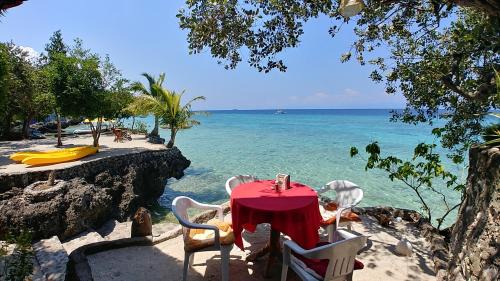 Moalboal Resort | Moalboal T Breeze Coastal Resort
