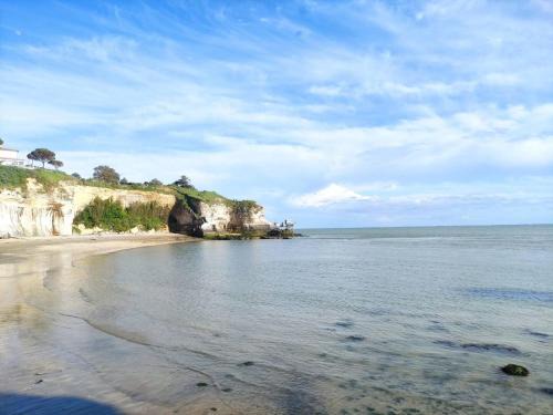 Meschers-sur-Gironde Other | Mobil-home avec terasse ombragée