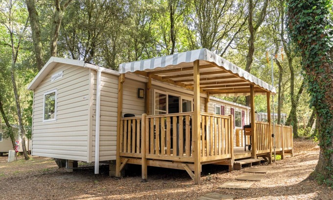 Saint-Brevin-les-Pins RV Rental | Mobile Home '8 Personnes' with Shared Pool and Private Terrace