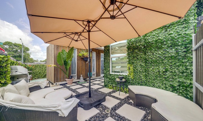 West Park Apartment | Mod Bungalow w/Ultra-Private Outdoor Hang Space!