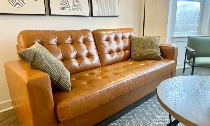 Broad Ripple Apartment | Modern 1 Bd on the Monon Trail w/Free Parking