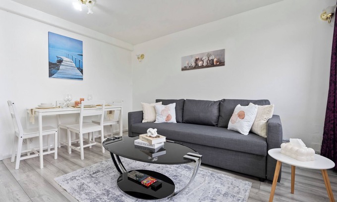 Ferndale Apartment | Modern 1-Bedroom Apartment in Vibrant Stockwell, Near Central London
