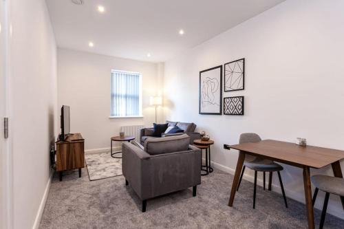 Bolton Apartment | Modern 1 Bedroom Apartment in Bolton
