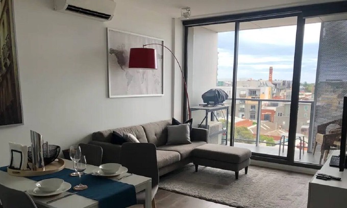 Windsor Apartment | Modern 1BD Next Door to Chapel Street!