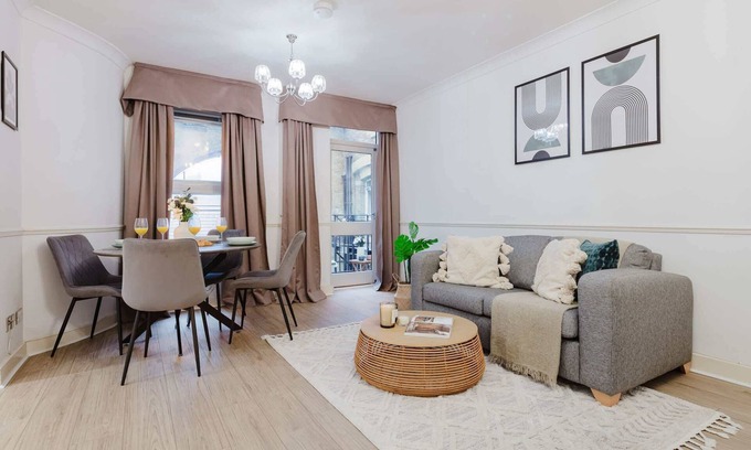 Bread Street Apartment | Modern 1BR by the Thames & Walk to St. Paul’s