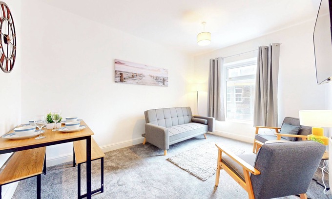 Clydach Apartment | Modern 1BR flat- Perfect for leisure and work. Free parking and WI-FI