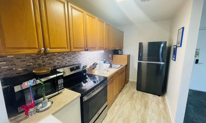 Elkins Park Apartment | Modern 1BR Retreat in Elkins Park Monthly Discount