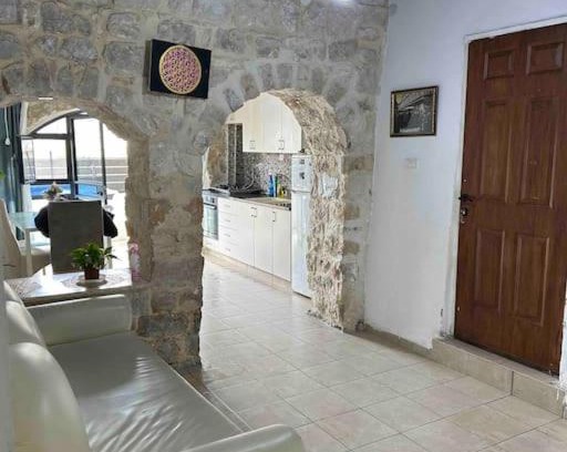 Safed Old City Apartment | Modern 2-Bed Cave on HaAri