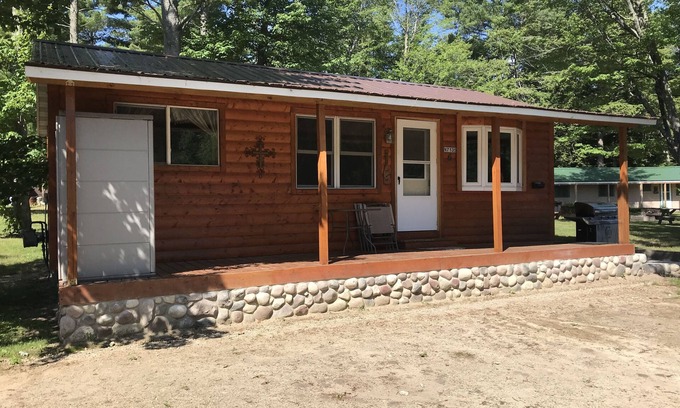 Au Train Cottage | Modern 2 Bedroom 1 Bath Just Steps From The Au Train River