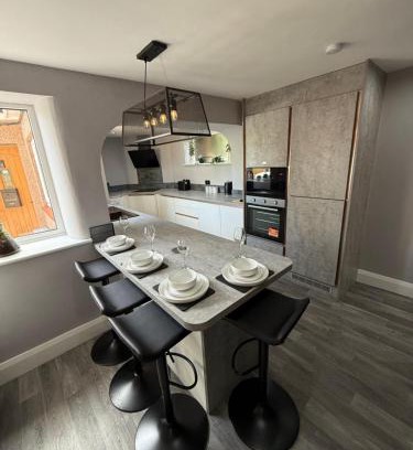 Llanddulas House | Modern 2 Bedroom Private Detached Cottage