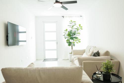 Gobernador Pinero Apartment | Modern 2BR Apt in San Juan City, Concert Stays