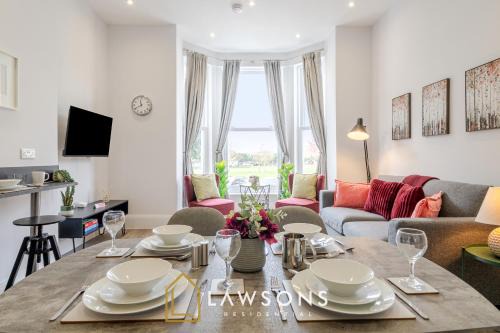 Portsmouth Apartment | Modern 3-Bed Apartment Near Southsea Beach