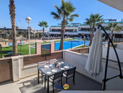 Los Balcones House | Modern 3 Bedroom Townhouse with Communal Pool LB24