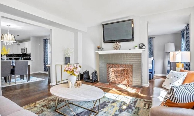 Atlanta House | Modern 3BD Cottage Home w/Private HotTub