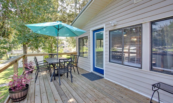 Telogia House | Modern 4/2 Retreat @ Lake Talquin with Dock. Pet friendly!