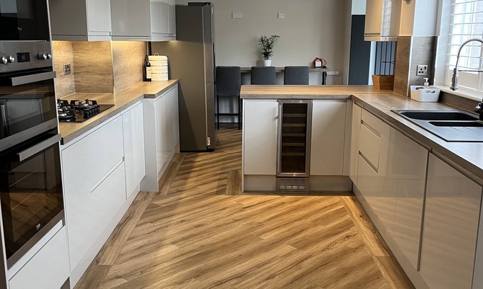 Lee-on-the-Solent House | Modern 4 bedroom home with sea views
