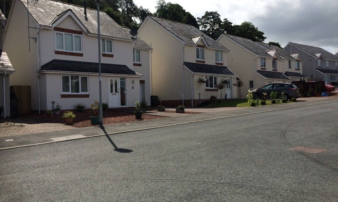 Corwen House | Modern 4 Bedroom House