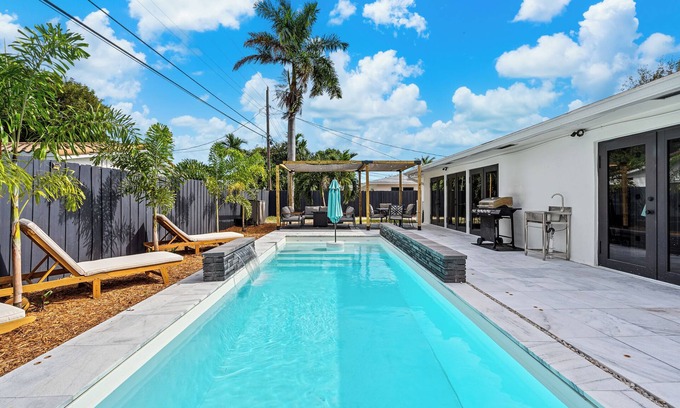 Imperial Point House | Modern 5 beds/2 bath/๐ฃ๐ผ๐ผ๐น ๐๐ฎ๐บ๐ถ๐น๐ Vacation House 5mins ๐๐ฎ๐๐ฑ๐ฒ๐ฟ๐ฑ๐ฎ๐น๐ฒ & Pompano ๐๐ฒ๐ฎ๐ฐ๐ต