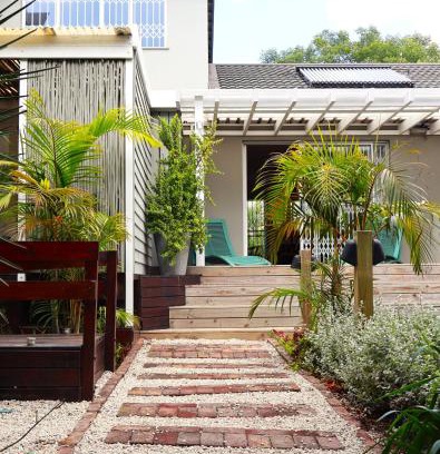Plettenberg Bay Apartment | Modern affordable outdoor OASIS with solar energy