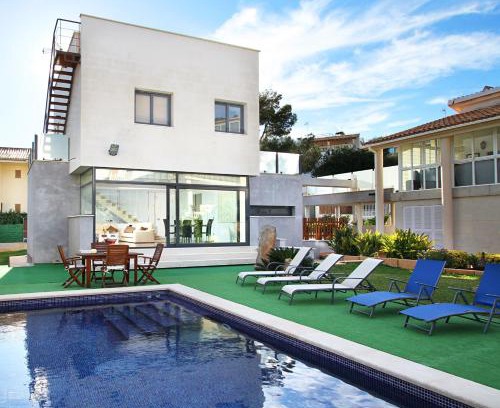 Alcanada Villa | Modern Alcanada