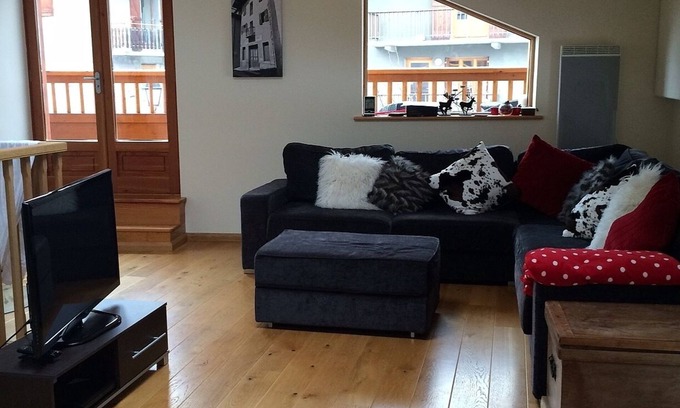 Bozel Apartment | Modern Alpine Luxury Duplex Apartment With Mountain Views, Log Burner & Balcony