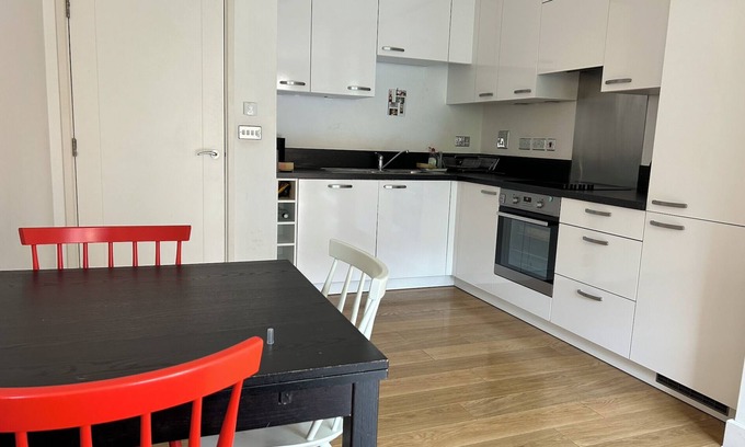 Coldharbour Apartment | Modern and Cozy 2 bed Apartment - in the Heart of Brixton
