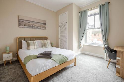 Dundee Apartment | Modern and Stylish 1-Bed Apartment in Dundee City Centre - Perfect for Short or Long Stays & Contractors