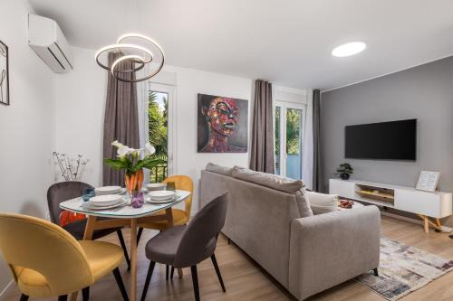 Sarsoni Apartment | Modern Apartment Di Più with free 20m2 garage parking