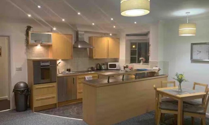 Barry Apartment | Modern Apartment in Barry Waterfront