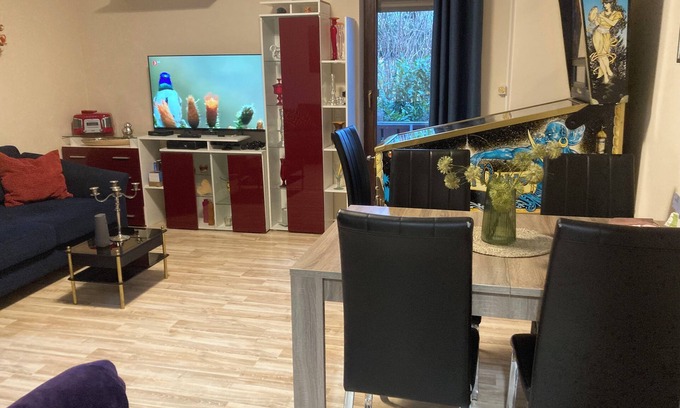 Graefensteinberg Apartment | Modern apartment in Haundorf with terrace and balcony at ground level. Dogs welcome