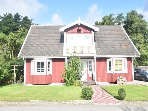 Wittenbeck Apartment | Modern Apartment in Wittenbeck with Terrace, Fenced Garden