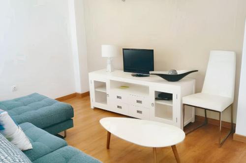 Bailen-Miraflores Apartment | Modern Apartment Málaga 80 m² + Balcony