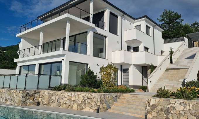 Bregi Apartment | Modern apartment Slavuj