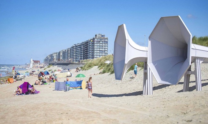 Westende Apartment | Modern Apartment With a Microwave, Near the Sea