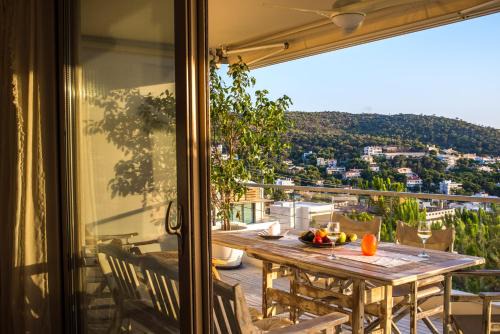 Saronida House | Modern Apartment with sea view in Saronida