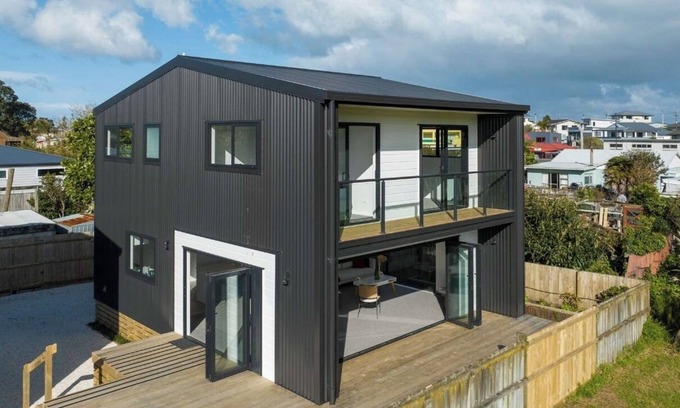 Waihi Beach House | Modern Beach Home