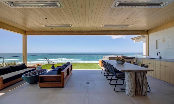 Gas Lamp Section Condo | Modern Beachfront Oasis in Manhattan Beach – Luxury, Comfort, and Style