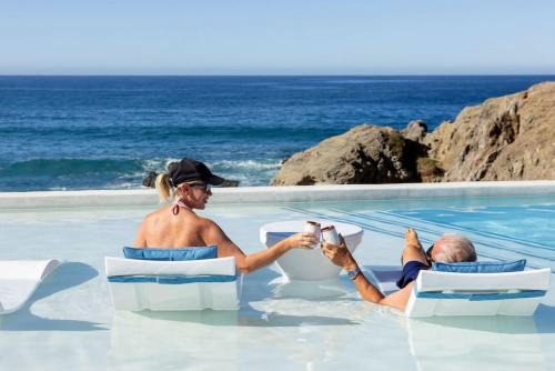 Cerritos House | Modern Beachfront Residence with Resort Amenities