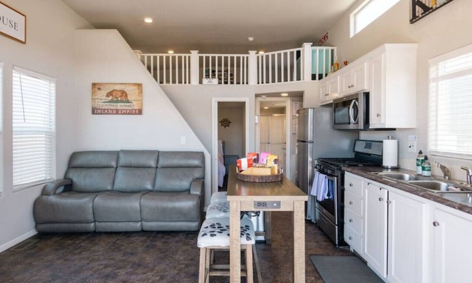 Ehrenberg House | Modern + Bright 1BR/1BA Tiny House on the River!