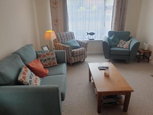 Exmouth House | Modern Brixington 2 Bed, 5 minutes from the beach
