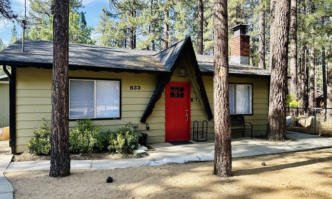 Big Bear Ski Chalet | Modern Chalet W/Spa Centrally-Located In The Heart Of Big Bear! Dogs Welcome!