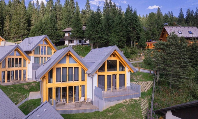 Schonberg House | Modern chalet with infrared sauna