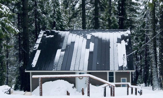 Mineral Cabin | Modern-Chic Cabin. 8mi to Lassen. EV Charging, Pet Friendly!