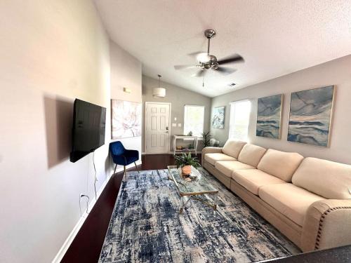 Concord House | Modern comfort, 2BR-2BA Retreat