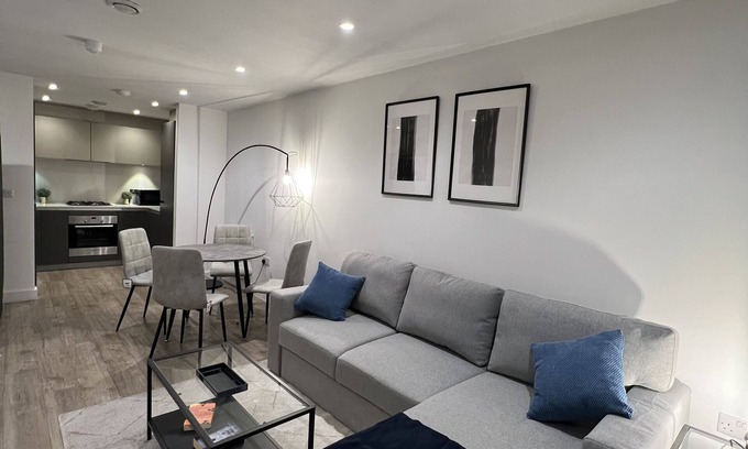 Stockwell Apartment | Modern comfortable flat in heart of Stockwell 10 minutes to Oxford Circus